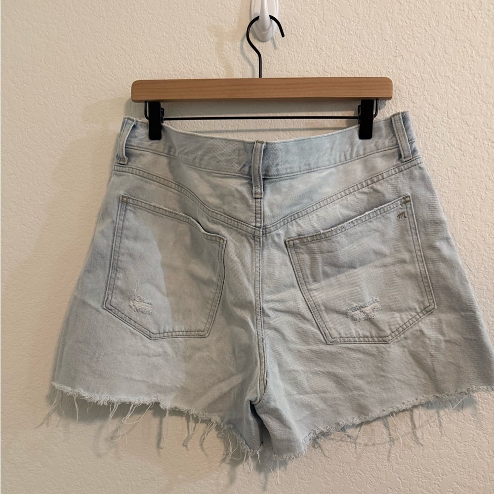 Madewell // EUC The '90s Mid-Length Jean Short in Pearlman Wash - Picture 8 of 10